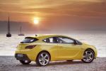 Opel Astra GTC 2011 года